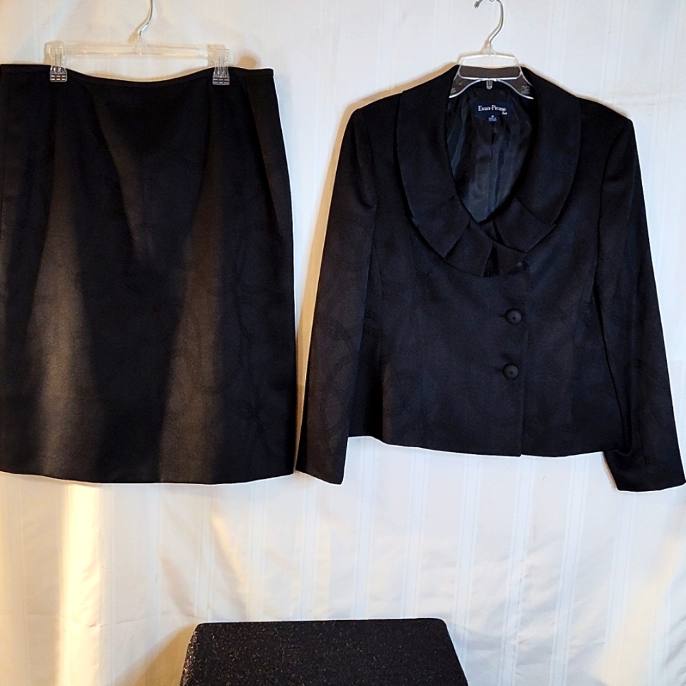 Evan Picone Suit